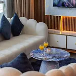 Nice 2 Bedroom Apartment! 5 Minute Walk To Dubai Mall! Burj Khalifa View!