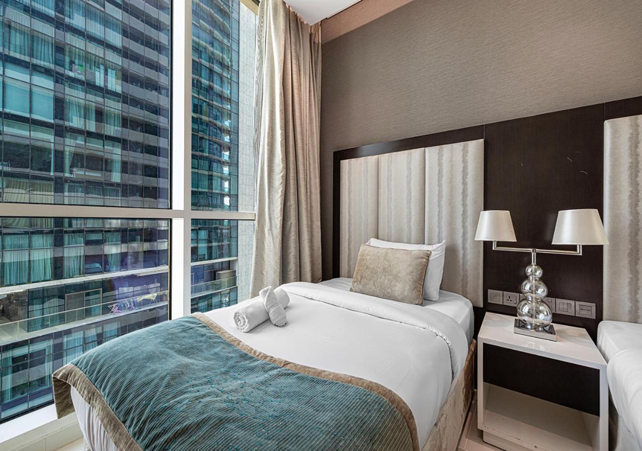2 Bedroom Apartment! 5 Minute Walk To Mall! Burj Khalifa View! Apartment *