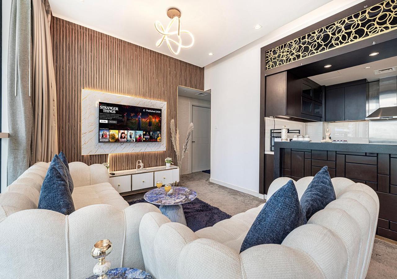 2 Bedroom Apartment! 5 Minute Walk To Mall! Burj Khalifa View! Apartment Dubai