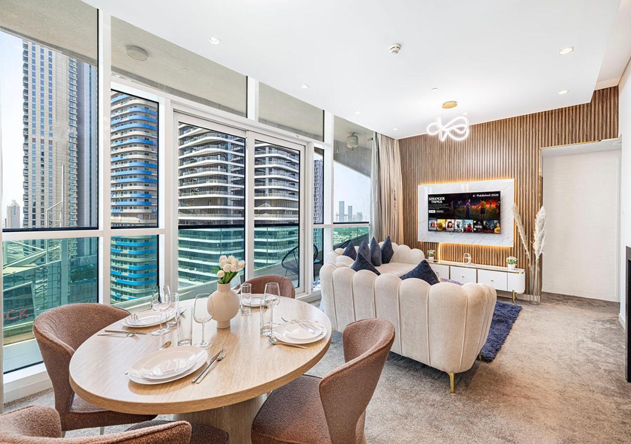 Apartment 2 Bedroom Apartment! 5 Minute Walk To Mall! Burj Khalifa View!