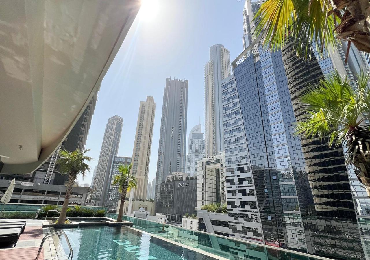 Apartment 2 Bedroom Apartment! 5 Minute Walk To Mall! Burj Khalifa View!
