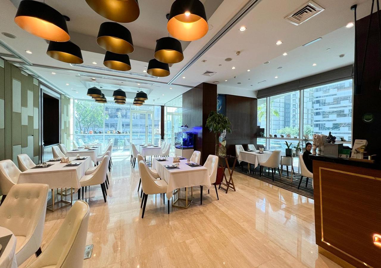 Apartment 2 Bedroom Apartment! 5 Minute Walk To Mall! Burj Khalifa View!