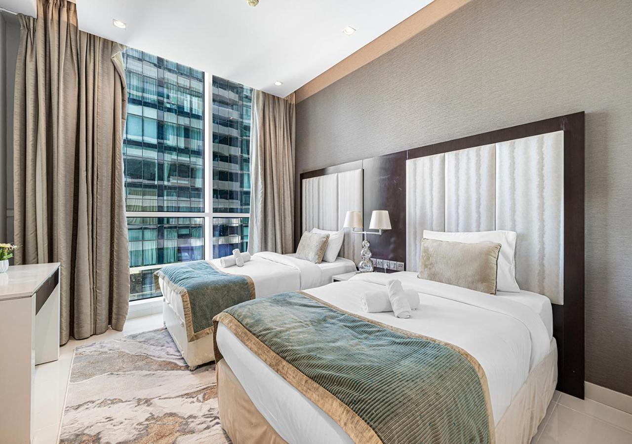 Apartment 2 Bedroom Apartment! 5 Minute Walk To Mall! Burj Khalifa View! *