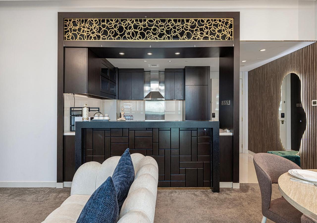 2 Bedroom Apartment! 5 Minute Walk To Mall! Burj Khalifa View! Apartment