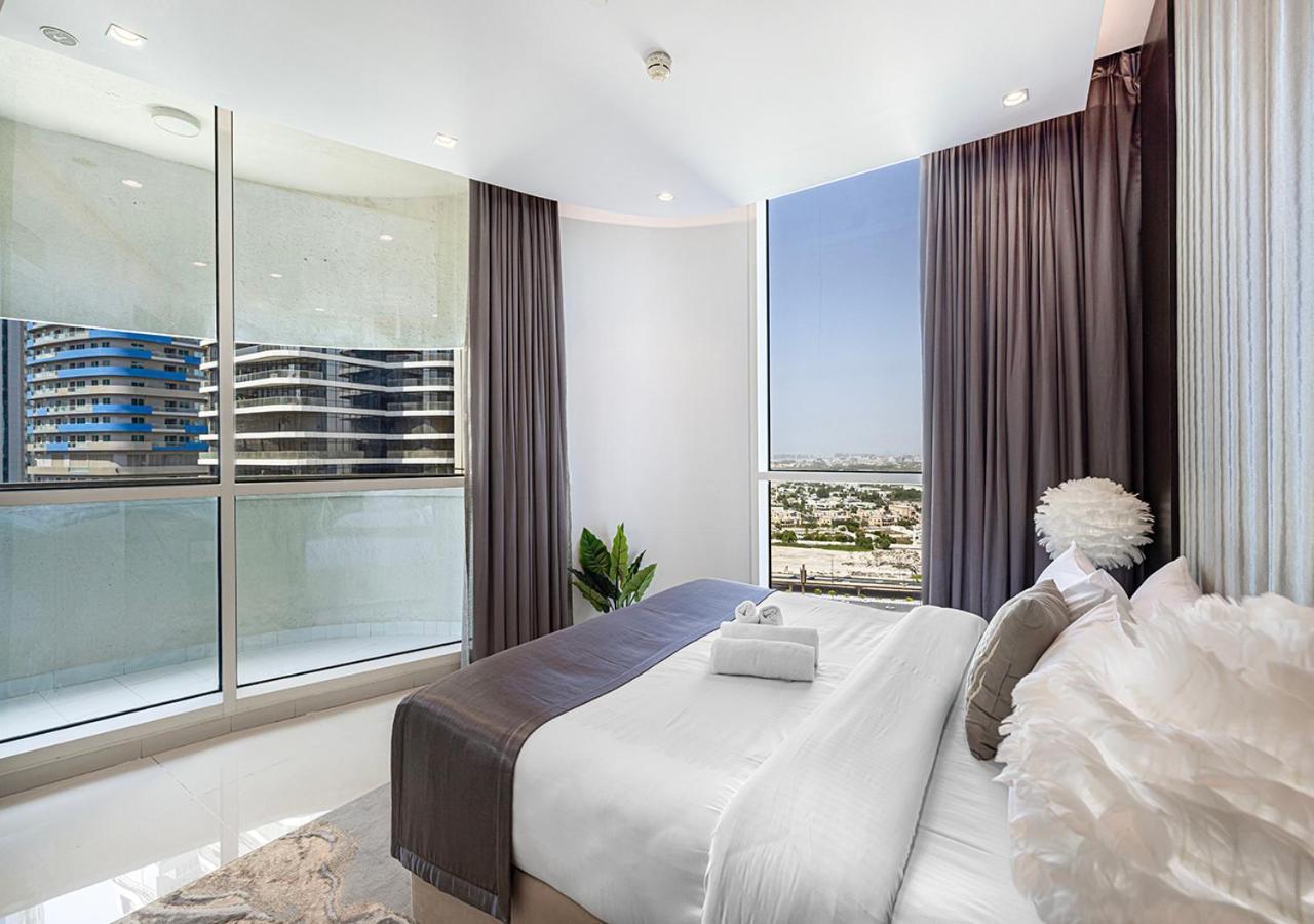 2 Bedroom Apartment! 5 Minute Walk To Mall! Burj Khalifa View!