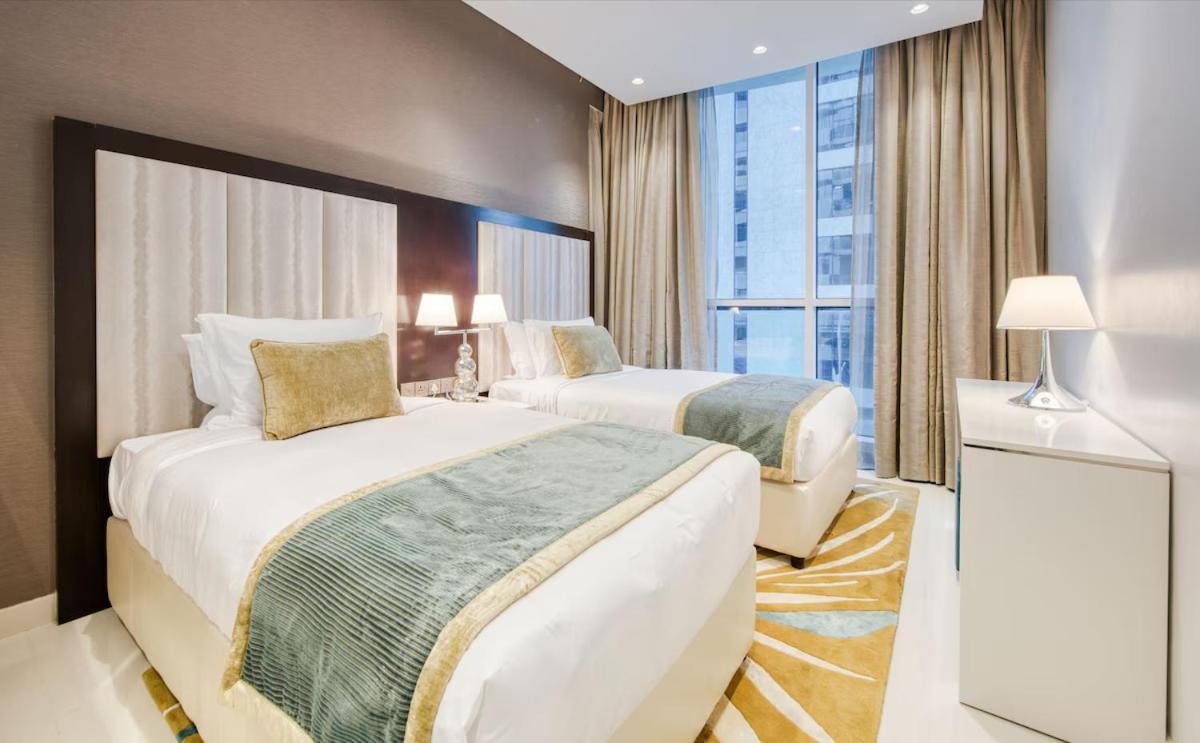 2 Bedroom Apartment! 5 Minute Walk To Mall! Burj Khalifa View! Apartment Dubai