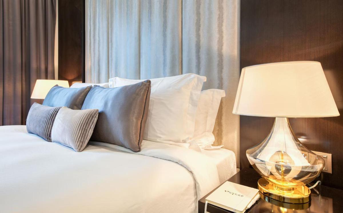 2 Bedroom Apartment! 5 Minute Walk To Mall! Burj Khalifa View! Apartment